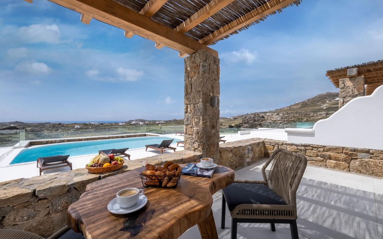 Legendary Mykonos Deluxe Suites with Jacuzzi 